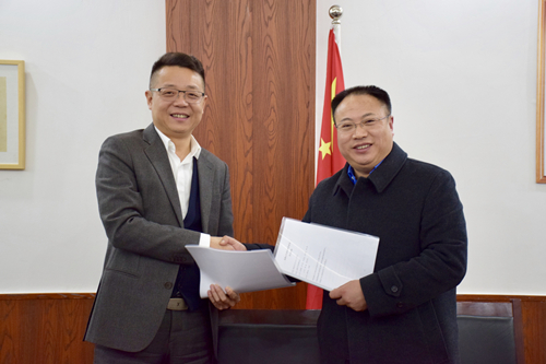Cogdel Education Group and Chengdu No.7 High School have renewed a 3-year cooperation agreement